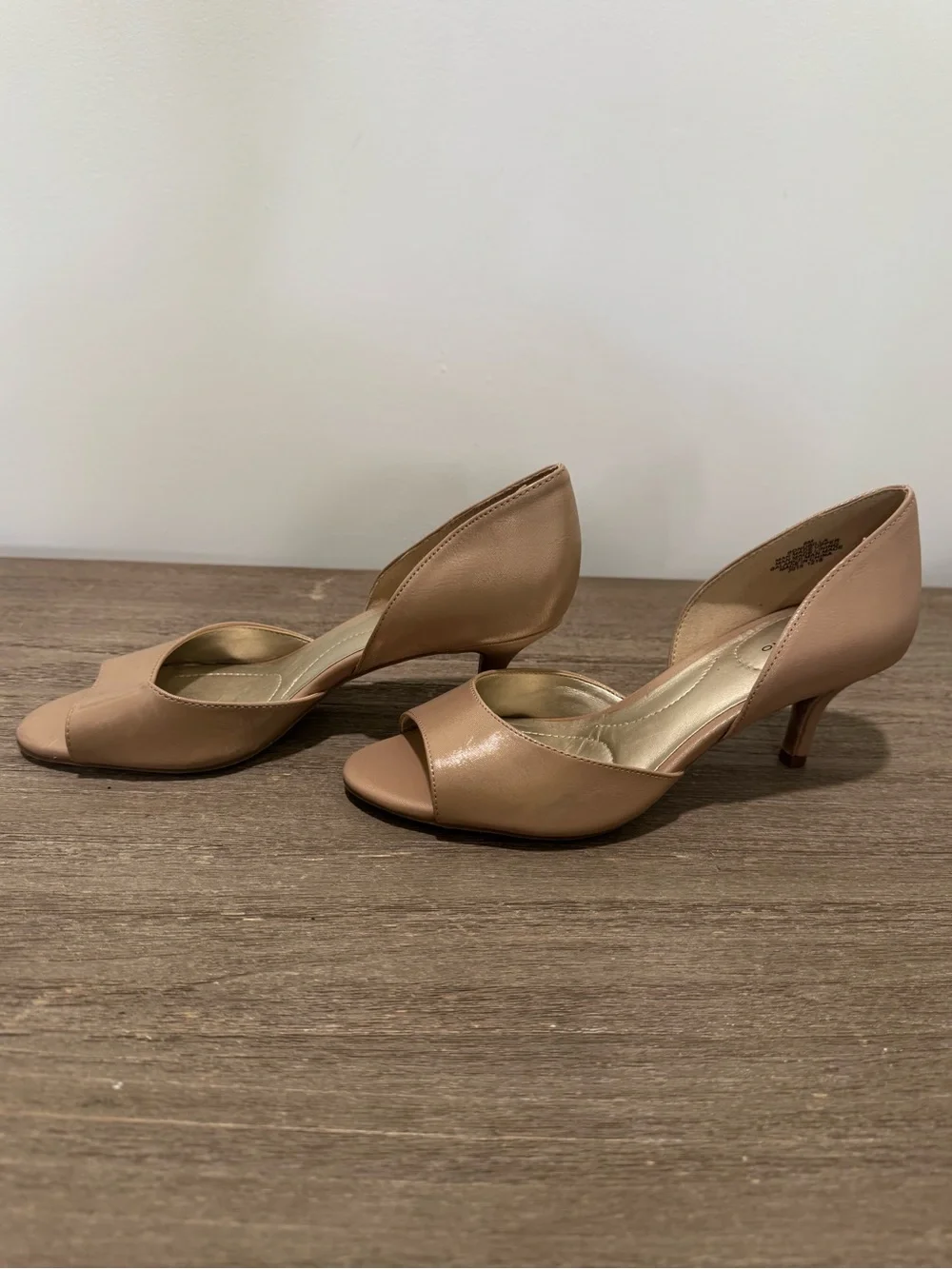 Bandolino Nude Open-Toe Mid Heel Pumps | Good Used Condition - Picture 1 of 7